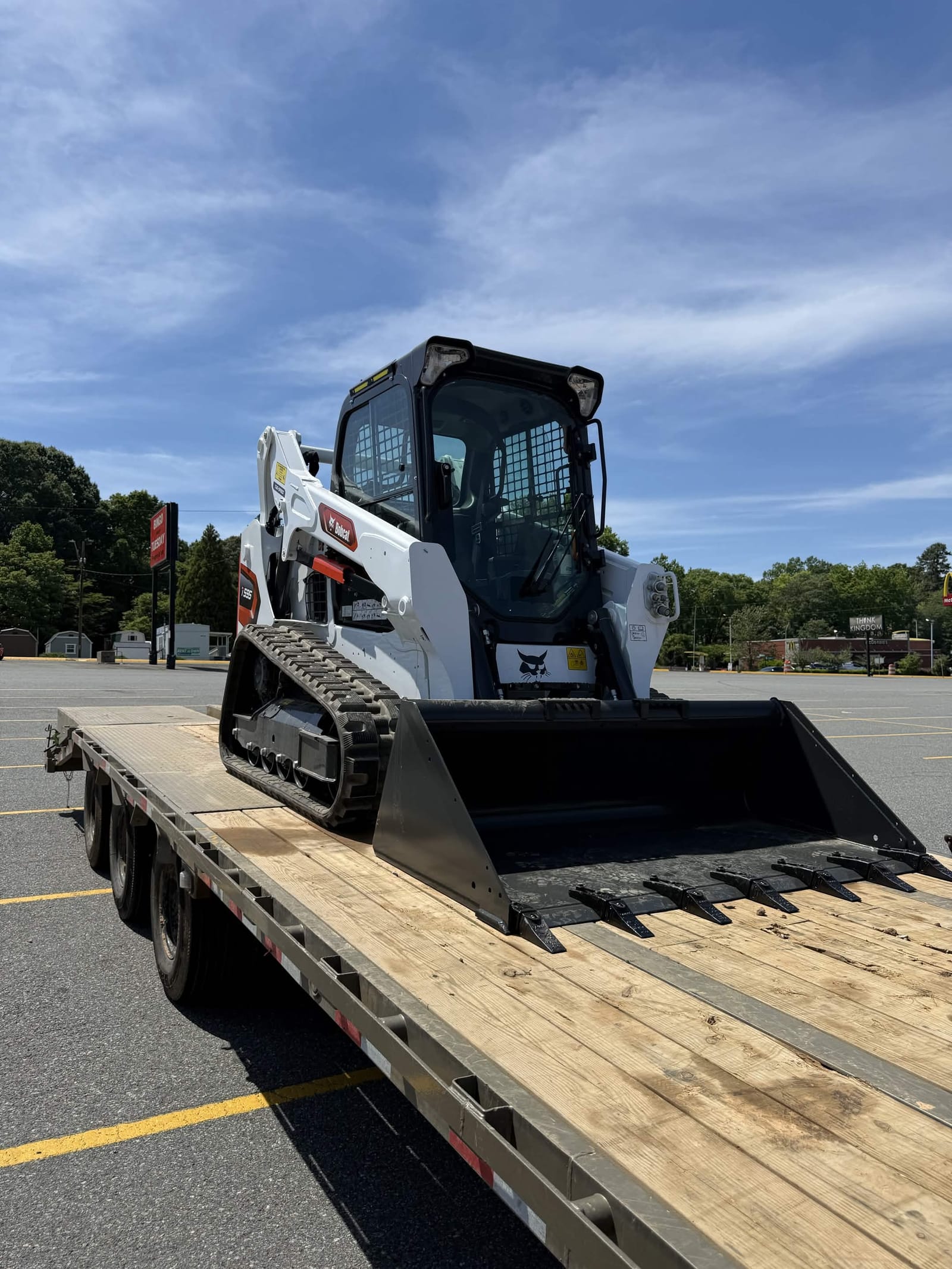 Bobcat T595 loaded on the tilt trailer
